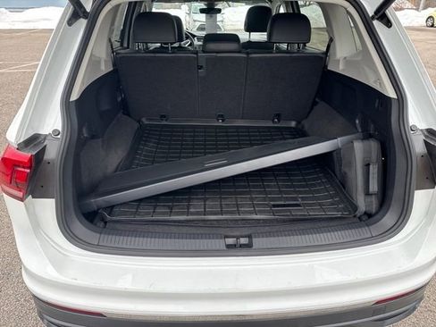 Certified 2024 Volkswagen Tiguan SE image 31