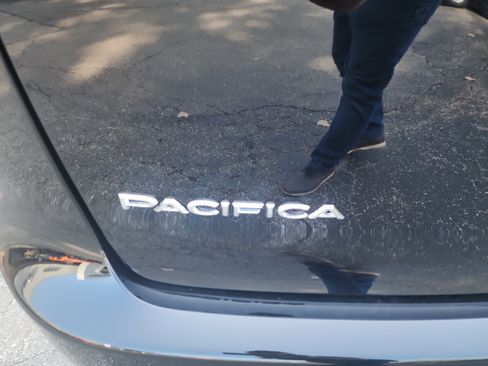 New 2026 Chrysler Pacifica Select image 29