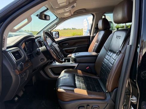 Used 2018 Nissan Titan Platinum Reserve AWD/4WD image 5