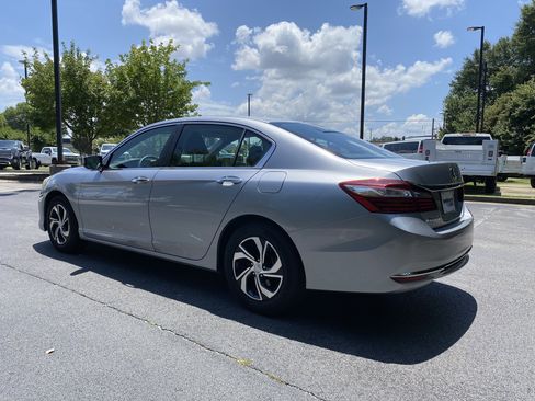 Used 2017 Honda Accord LX image 7