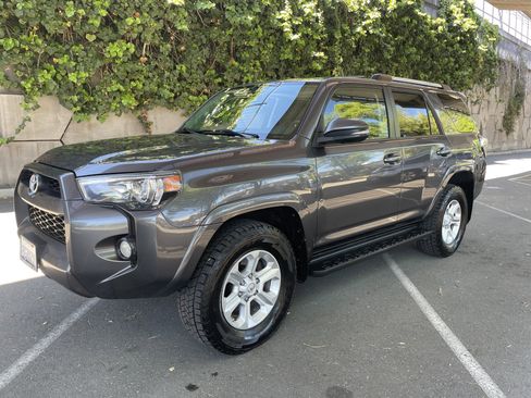 Used 2019 Toyota 4Runner SR5 Premium image 7