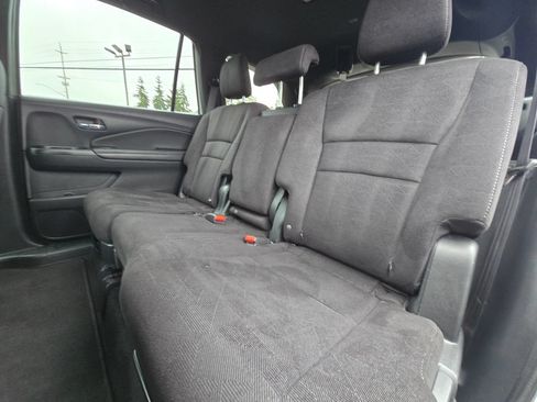Used 2022 Honda Pilot Sport image 17