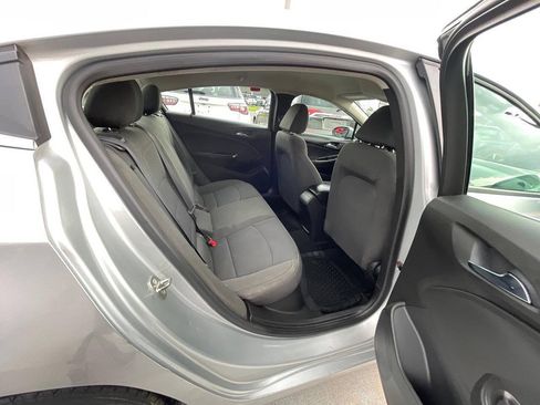 Used 2018 Chevrolet Cruze LS FWD image 13