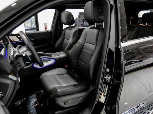 Used 2024 Mercedes-Benz GLS 450 4MATIC image 28