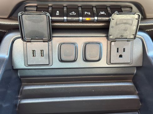 Used 2017 GMC Sierra 1500 Denali image 36