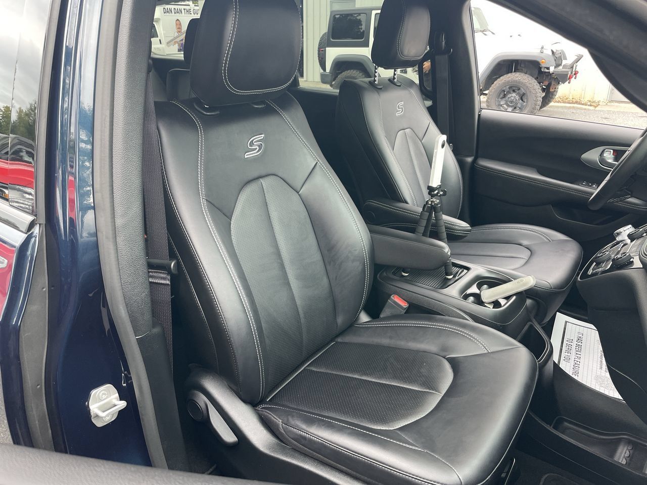Used 2024 Chrysler Pacifica Touring-L w/ S Appearance Package FWD image 40