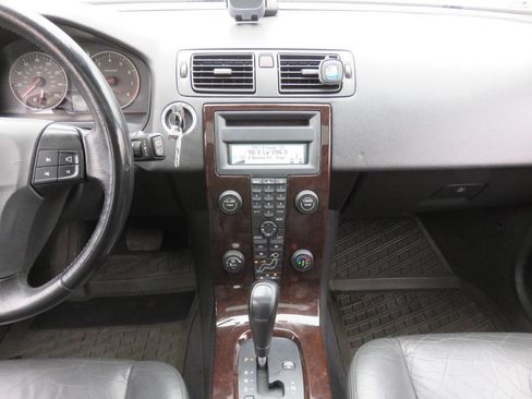 Used 2005 Volvo V50 2.4i image 16