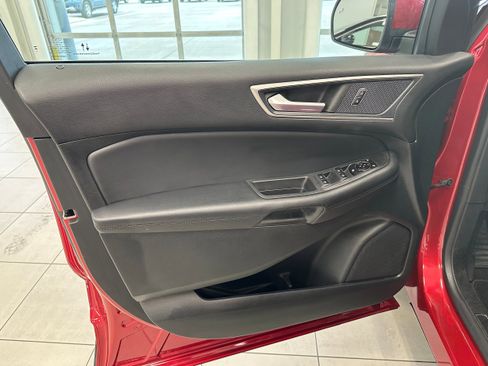 Used 2023 Ford Edge SEL w/ Convenience Package image 11