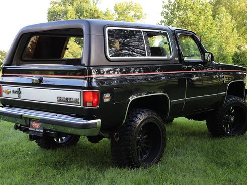 Used 1990 Chevrolet Blazer 4WD image 6