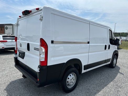 Used 2023 RAM ProMaster 2500 w/ Driver Convenience Group FWD image 8