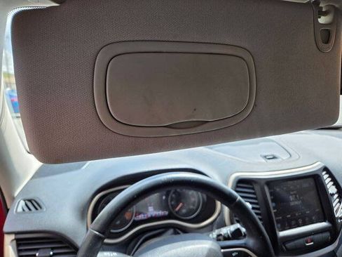 Used 2014 Jeep Cherokee Limited FWD image 16