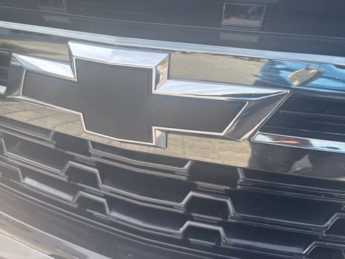 Used 2022 Chevrolet Suburban Z71 image 12