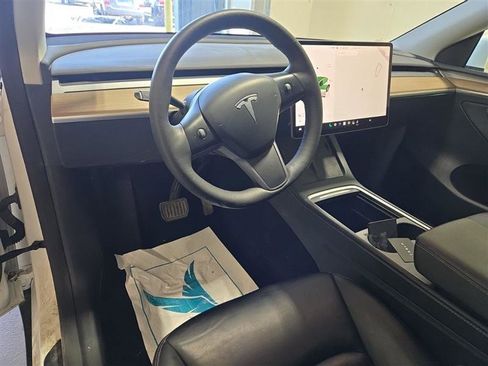 Used 2023 Tesla Model Y Long Range AWD/4WD image 4