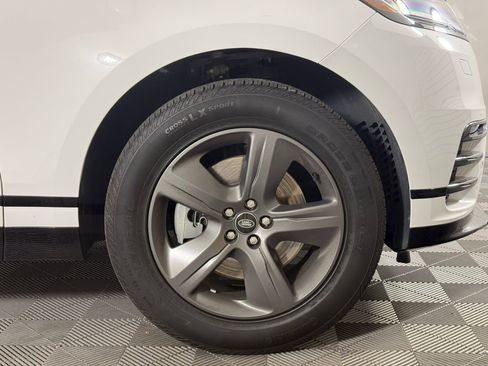 Used 2025 Land Rover Range Rover Velar Dynamic SE image 10