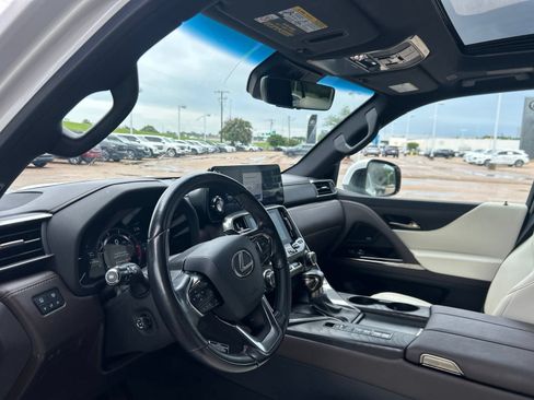 Used 2022 Lexus LX 600 4WD w/ Accessory Package (Z1) image 12