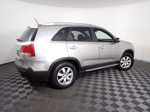 Used 2012 Kia Sorento LX w/ Convenience Pkg FWD image 16