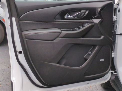 Certified 2023 Chevrolet Traverse RS image 24