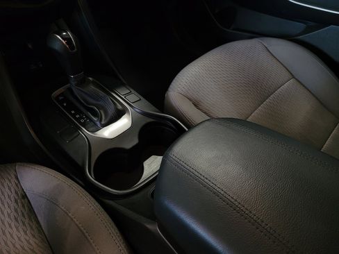 Used 2018 Hyundai Santa Fe Sport image 26