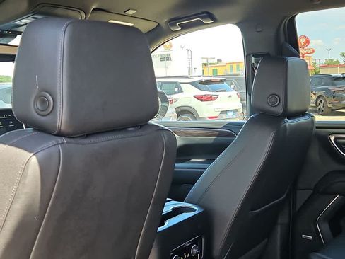 Used 2024 Chevrolet Tahoe LT RWD image 16