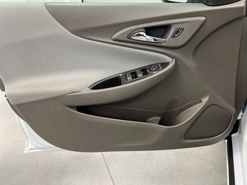 Used 2025 Chevrolet Malibu LT FWD image 14