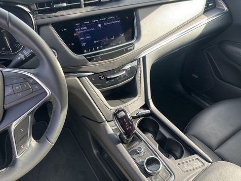 Used 2025 Cadillac XT5 Luxury image 24