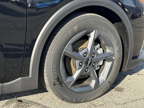 New 2025 Kia K4 LXS image 18