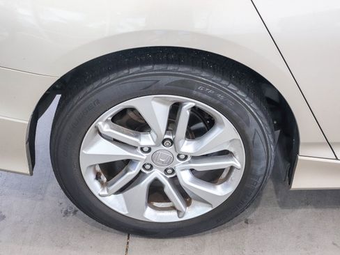 Used 2019 Honda Accord LX image 14