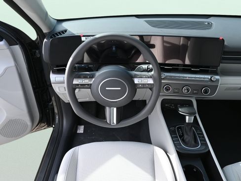 Used 2026 Hyundai Kona SE FWD image 12