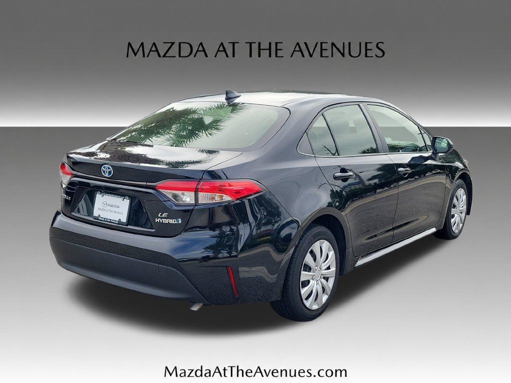 Used 2024 Toyota Corolla LE FWD image 4