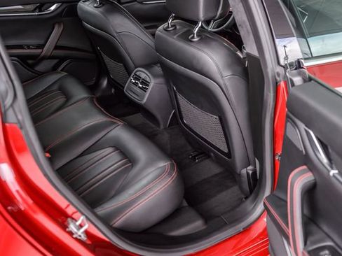Used 2015 Maserati Ghibli RWD image 43