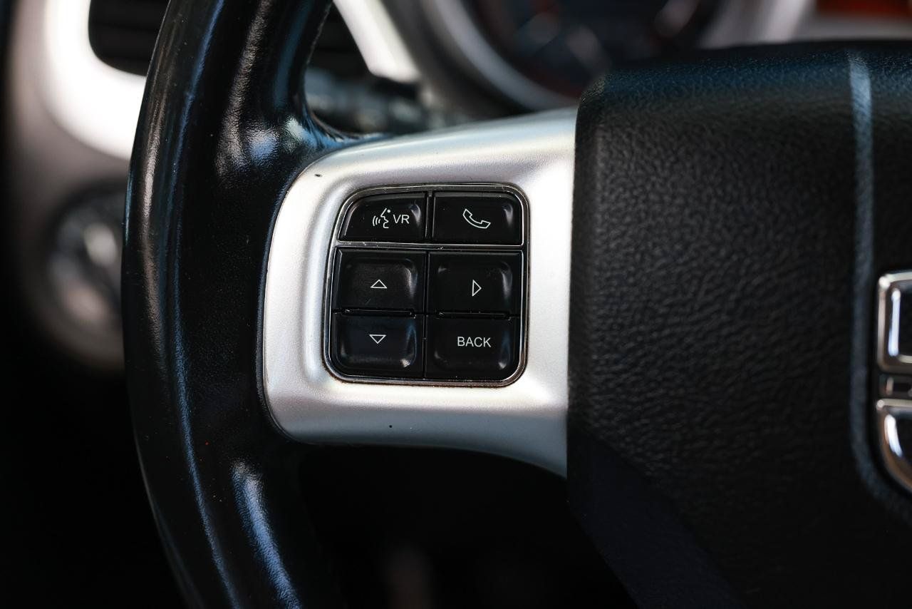 Used 2018 Dodge Journey SE w/ Connectivity Group FWD image 29