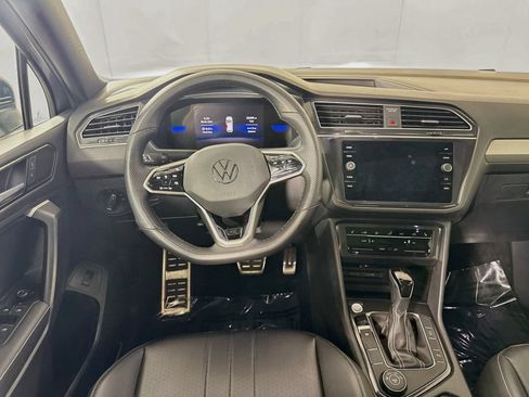 Certified 2024 Volkswagen Tiguan SE R-Line AWD/4WD image 21