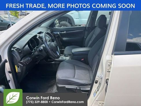 Used 2012 Kia Sorento LX w/ V6 Convenience Pkg AWD/4WD image 9