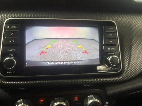 Used 2019 Nissan Kicks S FWD image 15