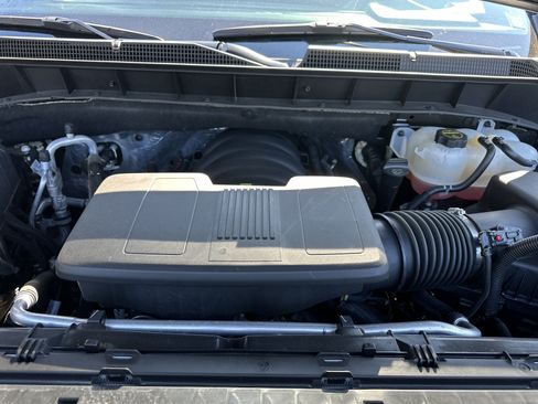 Used 2024 Chevrolet Silverado 1500 High Country w/ High Country Premium Package AWD/4WD image 9