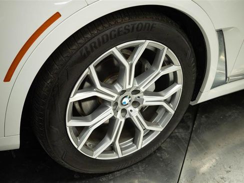 Used 2020 BMW X7 xDrive40i w/ Premium Package image 4
