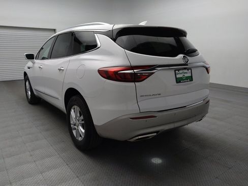 Used 2020 Buick Enclave Essence image 5