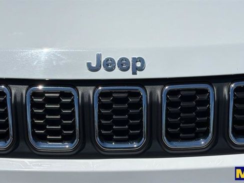 Used 2024 Jeep Compass Latitude AWD/4WD image 37