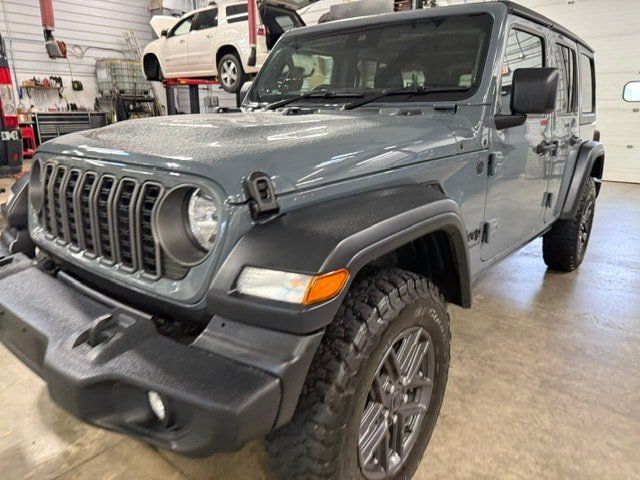 Used 2025 Jeep Wrangler Unlimited Sport w/ Convenience Group AWD/4WD image 36