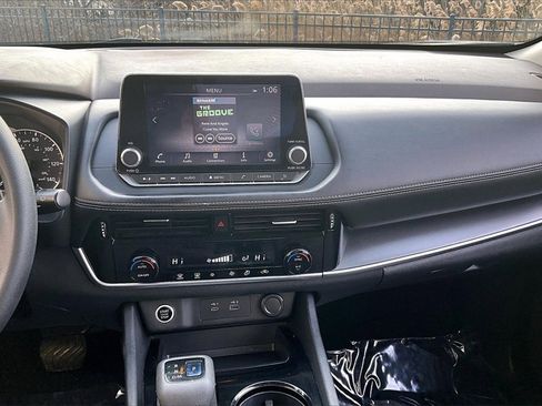 Used 2021 Nissan Rogue SV image 19