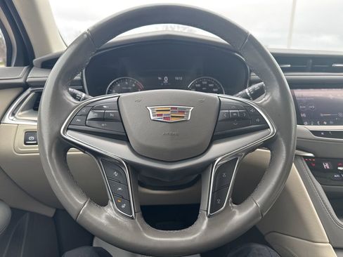 Used 2020 Cadillac XT5 Premium Luxury AWD/4WD image 11