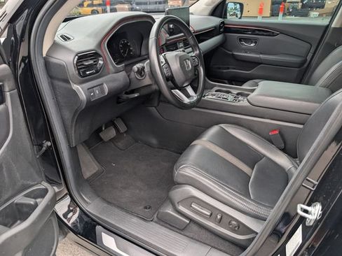 Used 2025 Honda Pilot EX-L image 10