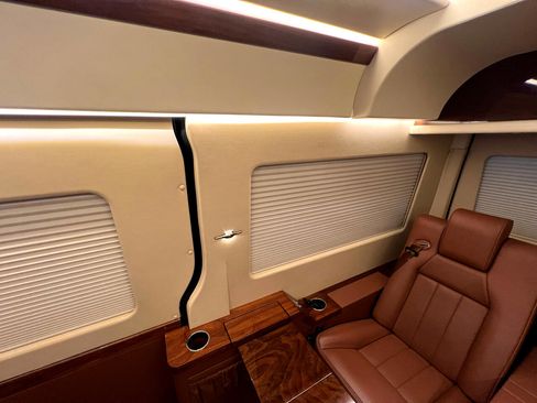 Used 2019 Mercedes-Benz Sprinter 144 image 62