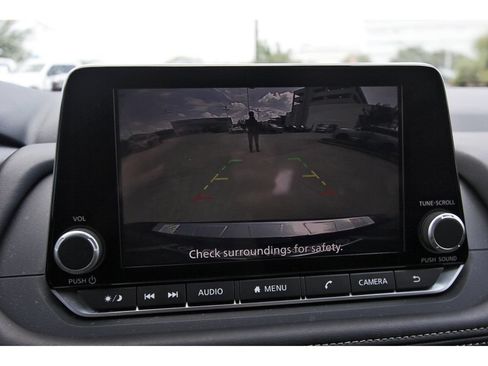 Used 2025 Nissan Rogue SV FWD image 19