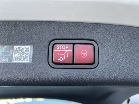 New 2025 Mercedes-Benz GLC 43 AMG 4MATIC image 16