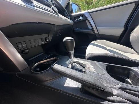 Used 2018 Toyota RAV4 XLE w/ Plus Extra Value Package AWD/4WD image 16