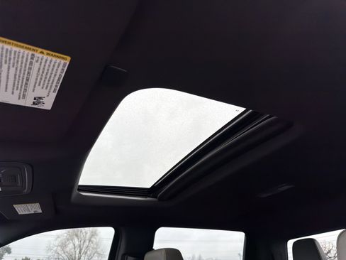 Used 2024 Chevrolet Silverado 1500 ZR2 w/ Technology Package image 17