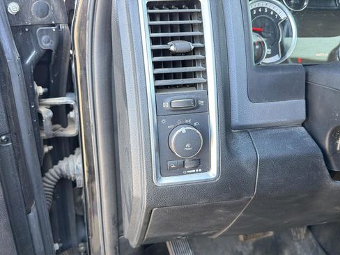 Used 2016 RAM 2500 Big Horn w/ Black Appearance Group AWD/4WD image 10