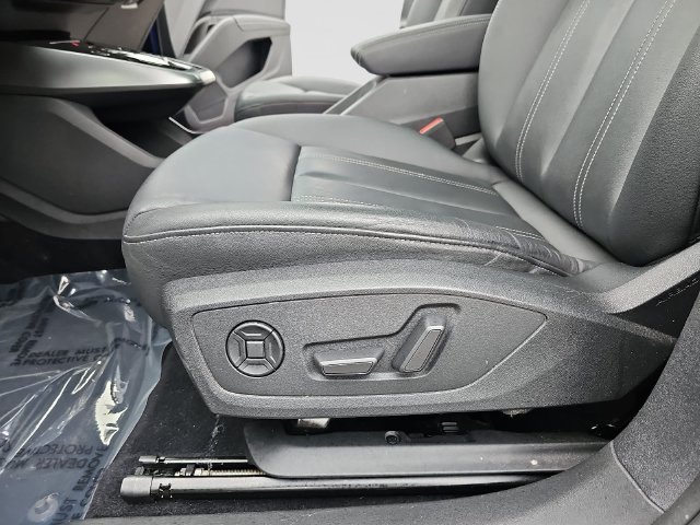 Used 2023 Audi Q4 e-tron Premium Plus w/ Premium Plus AWD/4WD image 23