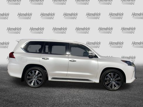 Used 2020 Lexus LX 570 4WD w/ 3rd Row & Luxury Pkg image 11